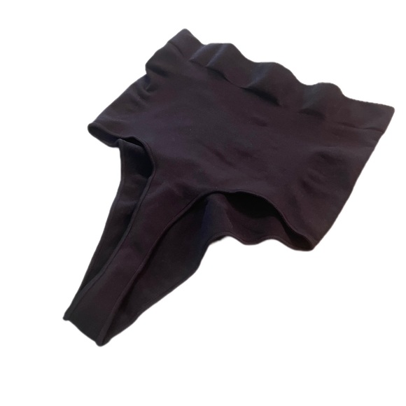 SKIMS Intimates & Sleepwear Skims New Onyx Core Control Thong 2x3x